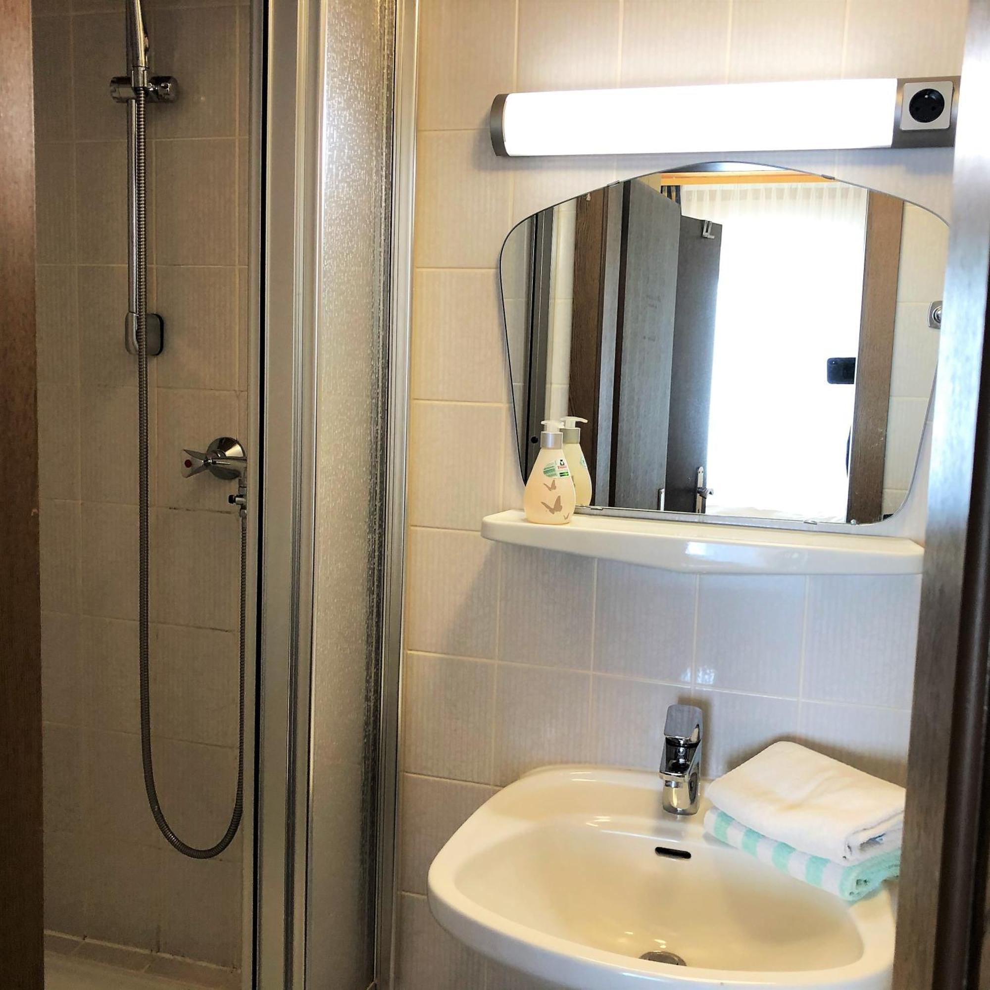 Ferienwohnungen Haus zur Linde Cochem Zimmer foto