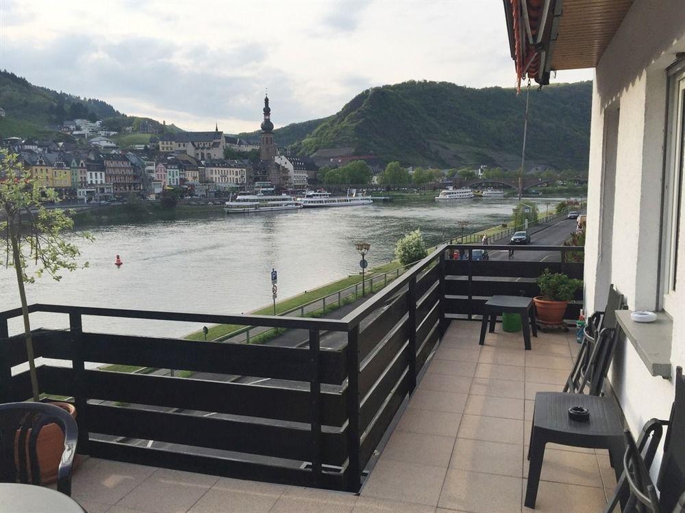 Ferienwohnungen Haus zur Linde Cochem Exterior foto